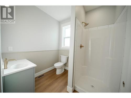 233 Shadow Mountain Boulevard Boulevard, Cranbrook, BC - Indoor Photo Showing Bathroom