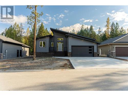 233 Shadow Mountain Boulevard Boulevard, Cranbrook, BC - Outdoor With Facade