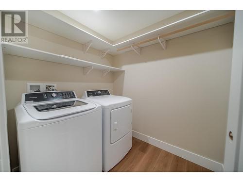 233 Shadow Mountain Boulevard Boulevard, Cranbrook, BC - Indoor Photo Showing Laundry Room