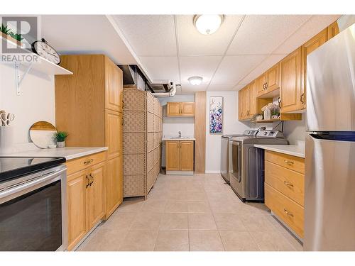 3314 Mcginnis Road, West Kelowna, BC - Indoor Photo Showing Kitchen