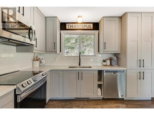 3314 Mcginnis Road, West Kelowna, BC - Indoor Photo Showing Kitchen With Stainless Steel Kitchen With Upgraded Kitchen