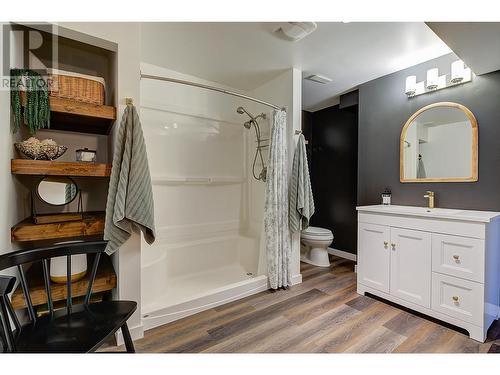 3314 Mcginnis Road, West Kelowna, BC - Indoor Photo Showing Bathroom