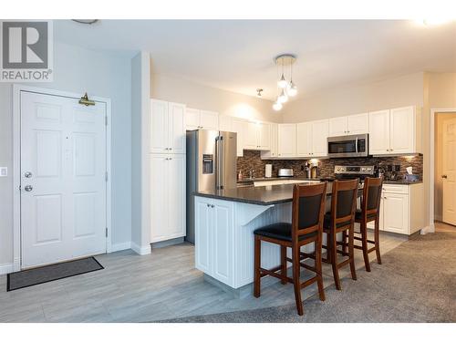 1950 Durnin Road Unit# 407, Kelowna, BC - Indoor Photo Showing Kitchen