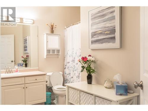 1950 Durnin Road Unit# 407, Kelowna, BC - Indoor Photo Showing Bathroom