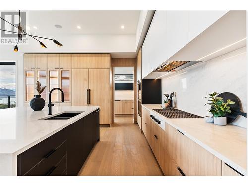 1412 Vineyard Drive, West Kelowna, BC - Indoor Photo Showing Kitchen With Double Sink