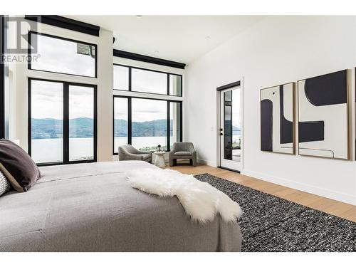 1412 Vineyard Drive, West Kelowna, BC - Indoor Photo Showing Bedroom