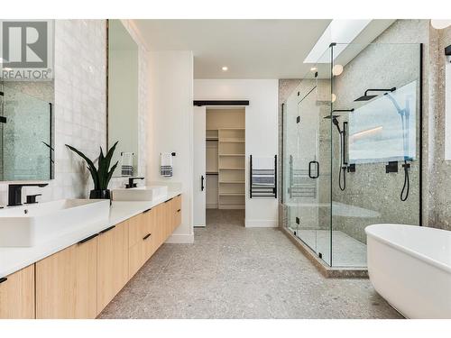 1412 Vineyard Drive, West Kelowna, BC - Indoor Photo Showing Bathroom