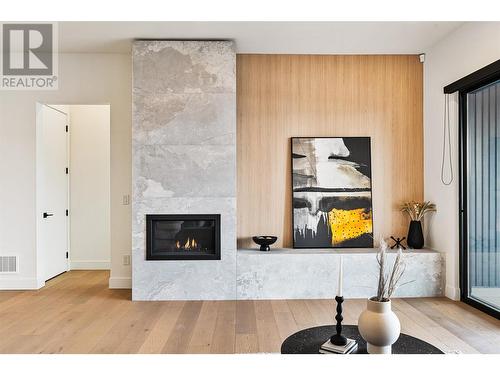 1412 Vineyard Drive, West Kelowna, BC - Indoor Photo Showing Living Room With Fireplace