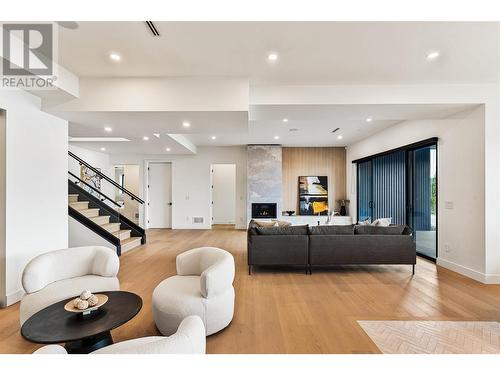 1412 Vineyard Drive, West Kelowna, BC - Indoor Photo Showing Living Room With Fireplace