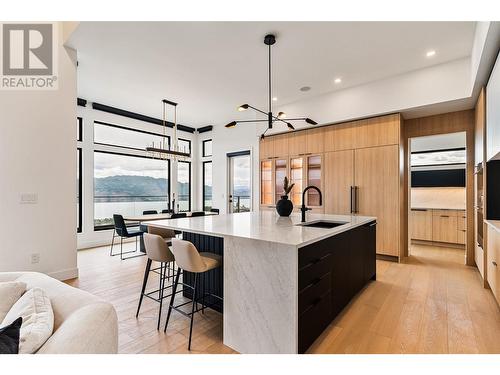 1412 Vineyard Drive, West Kelowna, BC - Indoor Photo Showing Kitchen