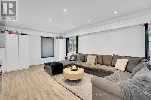 111 Meeting House Road, Vaughan, ON - Indoor Photo Showing Living Room