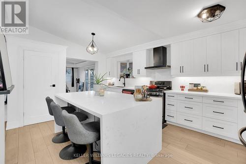 111 Meeting House Road, Vaughan, ON - Indoor Photo Showing Kitchen With Upgraded Kitchen