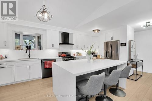 111 Meeting House Road, Vaughan, ON - Indoor Photo Showing Kitchen With Upgraded Kitchen