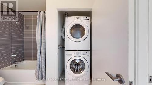 1801B - 292 Verdale Crossing, Markham, ON - Indoor Photo Showing Laundry Room