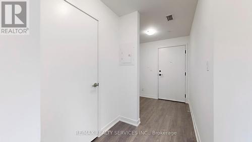 1801B - 292 Verdale Crossing, Markham, ON - Indoor Photo Showing Other Room