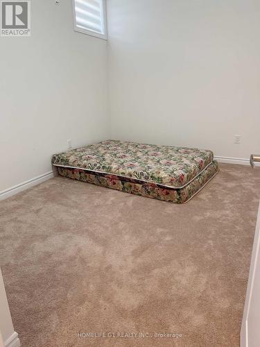 44 Bannister Lower Road, Barrie, ON - Indoor Photo Showing Bedroom