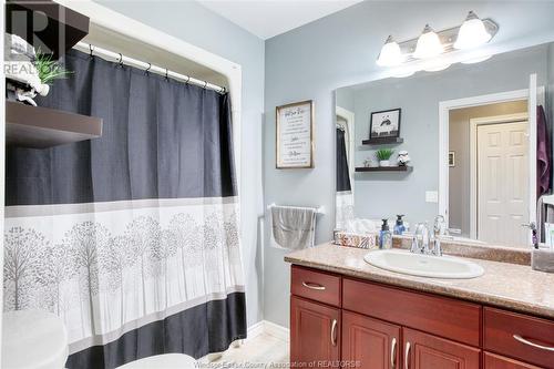 37 Creekview Boulevard, Kingsville, ON - Indoor Photo Showing Bathroom