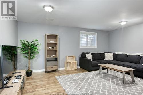 37 Creekview Boulevard, Kingsville, ON - Indoor Photo Showing Living Room