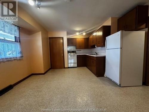 425 Mill Street, Windsor, ON - Indoor Photo Showing Kitchen