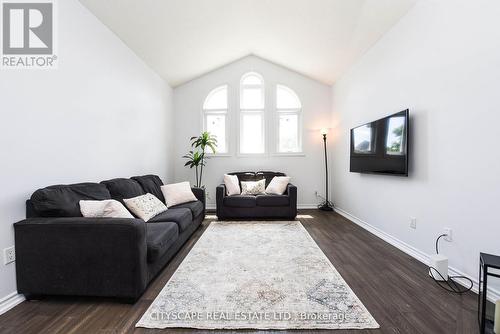 6037 Clover Ridge Crescent, Mississauga, ON - Indoor Photo Showing Living Room