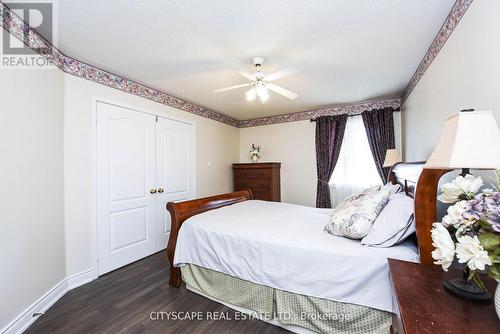 6037 Clover Ridge Crescent, Mississauga, ON - Indoor Photo Showing Bedroom