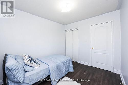 6037 Clover Ridge Crescent, Mississauga, ON - Indoor Photo Showing Bedroom