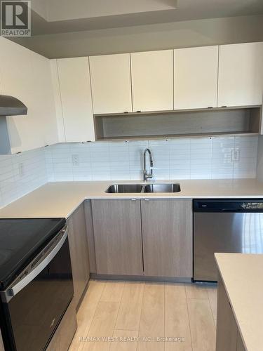 88 - 1121 Cooke Boulevard W, Burlington, ON - Indoor Photo Showing Kitchen With Double Sink