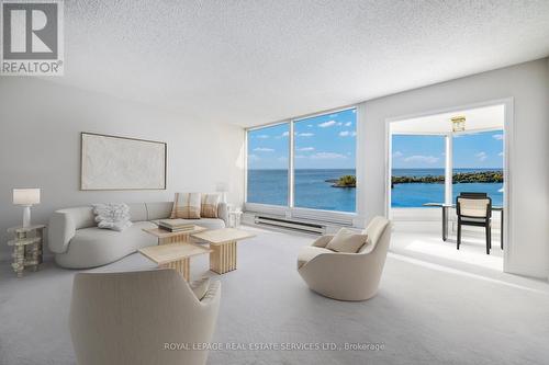 1605 - 1 Palace Pier Court, Toronto, ON - Indoor Photo Showing Living Room