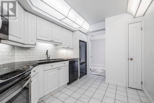 1605 - 1 Palace Pier Court, Toronto, ON - Indoor Photo Showing Kitchen