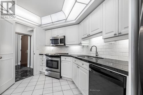 1605 - 1 Palace Pier Court, Toronto, ON - Indoor Photo Showing Kitchen With Double Sink