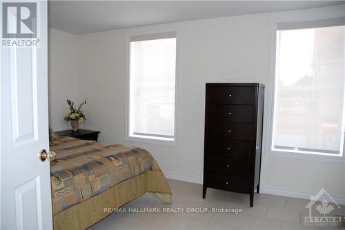 240 Cumberland Street, Ottawa, ON - Indoor Photo Showing Bedroom