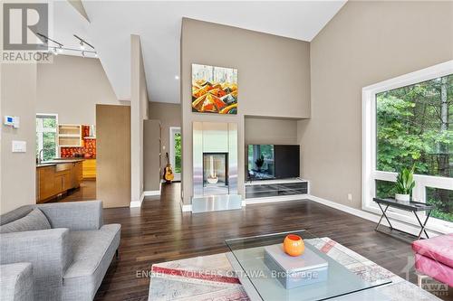 108 Edith Margaret Place, Ottawa, ON - Indoor Photo Showing Living Room