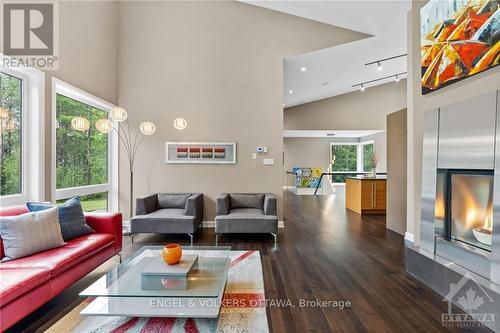 108 Edith Margaret Place, Ottawa, ON - Indoor Photo Showing Living Room