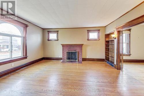 942 Moore Street, Cambridge, ON - Indoor With Fireplace