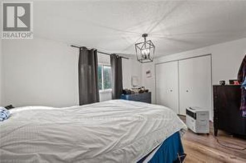 995 Elgin Street N, Cambridge, ON - Indoor Photo Showing Bedroom