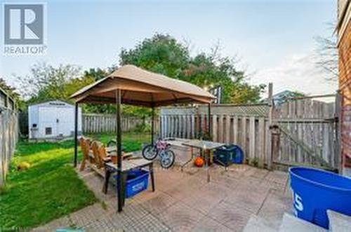 995 Elgin Street N, Cambridge, ON - Outdoor With Backyard