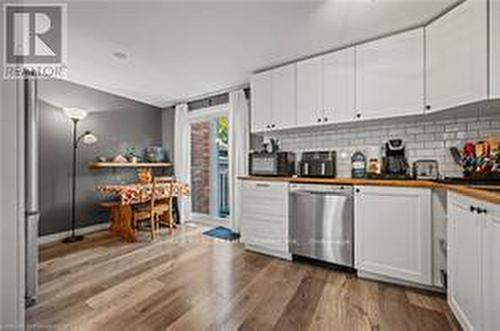 995 Elgin Street N, Cambridge, ON - Indoor Photo Showing Kitchen