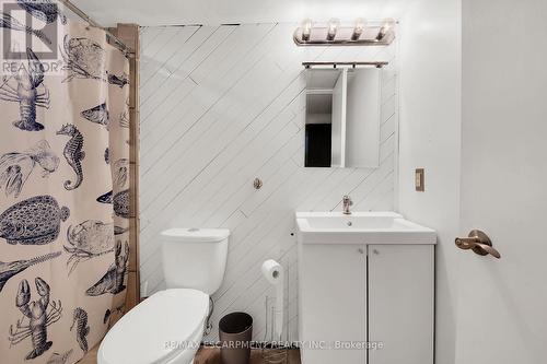 14 Northridge Drive, West Lincoln, ON - Indoor Photo Showing Bathroom