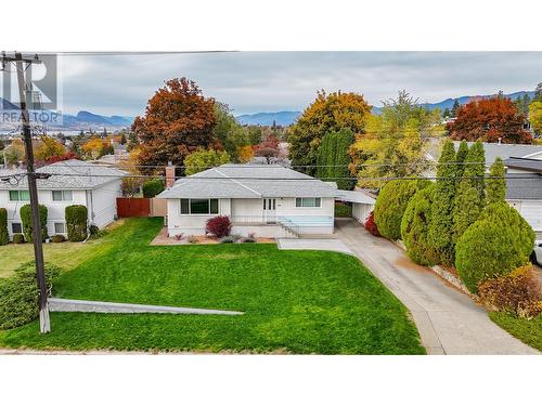 1077 Maccleave Avenue, Penticton, BC - Outdoor