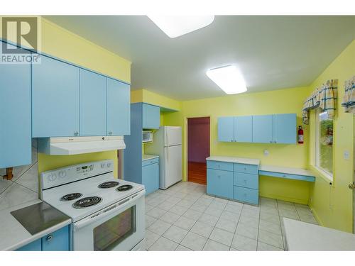 1077 Maccleave Avenue, Penticton, BC - Indoor Photo Showing Kitchen