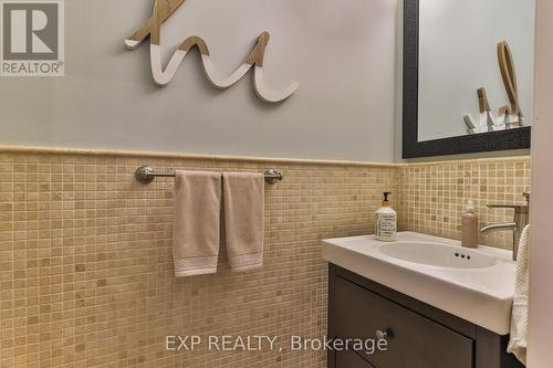 3089 Ferguson Drive, Burlington, ON - Indoor Photo Showing Bathroom