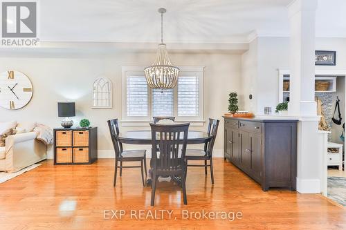 3089 Ferguson Drive, Burlington, ON - Indoor Photo Showing Dining Room