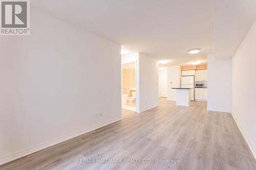 827 - 3888 Duke Of York Boulevard, Mississauga, ON - Indoor Photo Showing Other Room