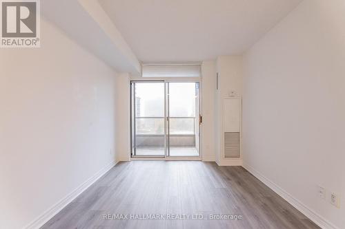 827 - 3888 Duke Of York Boulevard, Mississauga, ON - Indoor Photo Showing Other Room