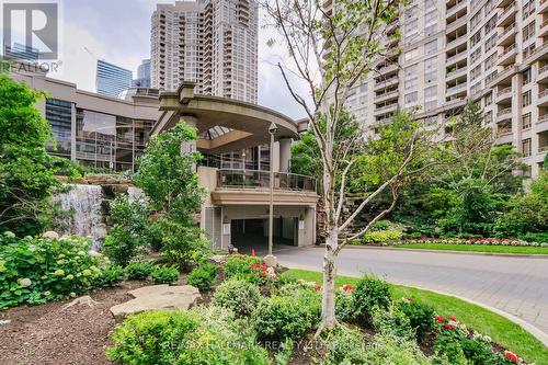 827 - 3888 Duke Of York Boulevard, Mississauga, ON - Outdoor