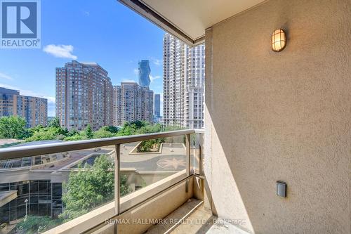 827 - 3888 Duke Of York Boulevard, Mississauga, ON - Outdoor