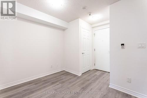 827 - 3888 Duke Of York Boulevard, Mississauga, ON - Indoor Photo Showing Other Room