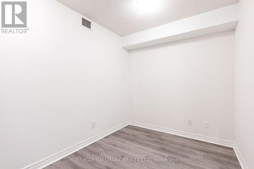 827 - 3888 Duke Of York Boulevard, Mississauga, ON - Indoor Photo Showing Other Room