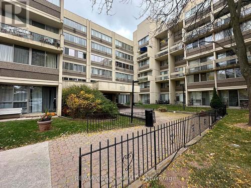 306 - 1300 Marlborough Court, Oakville, ON - Outdoor With Facade