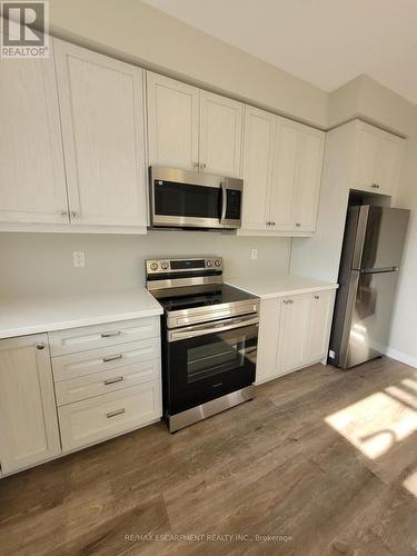 29 - 461 Blackburn Drive, Brantford, ON - Indoor Photo Showing Kitchen